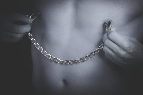 Bad Kitty Kette mit Klemmen – Bild 8