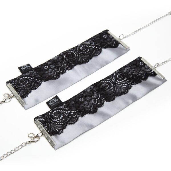 Fifty Shades of Grey Play Nice Satin & Lace Wrist Cuffs – Bild 3
