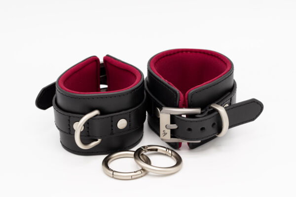 Black Swan Handfessel Black Barry