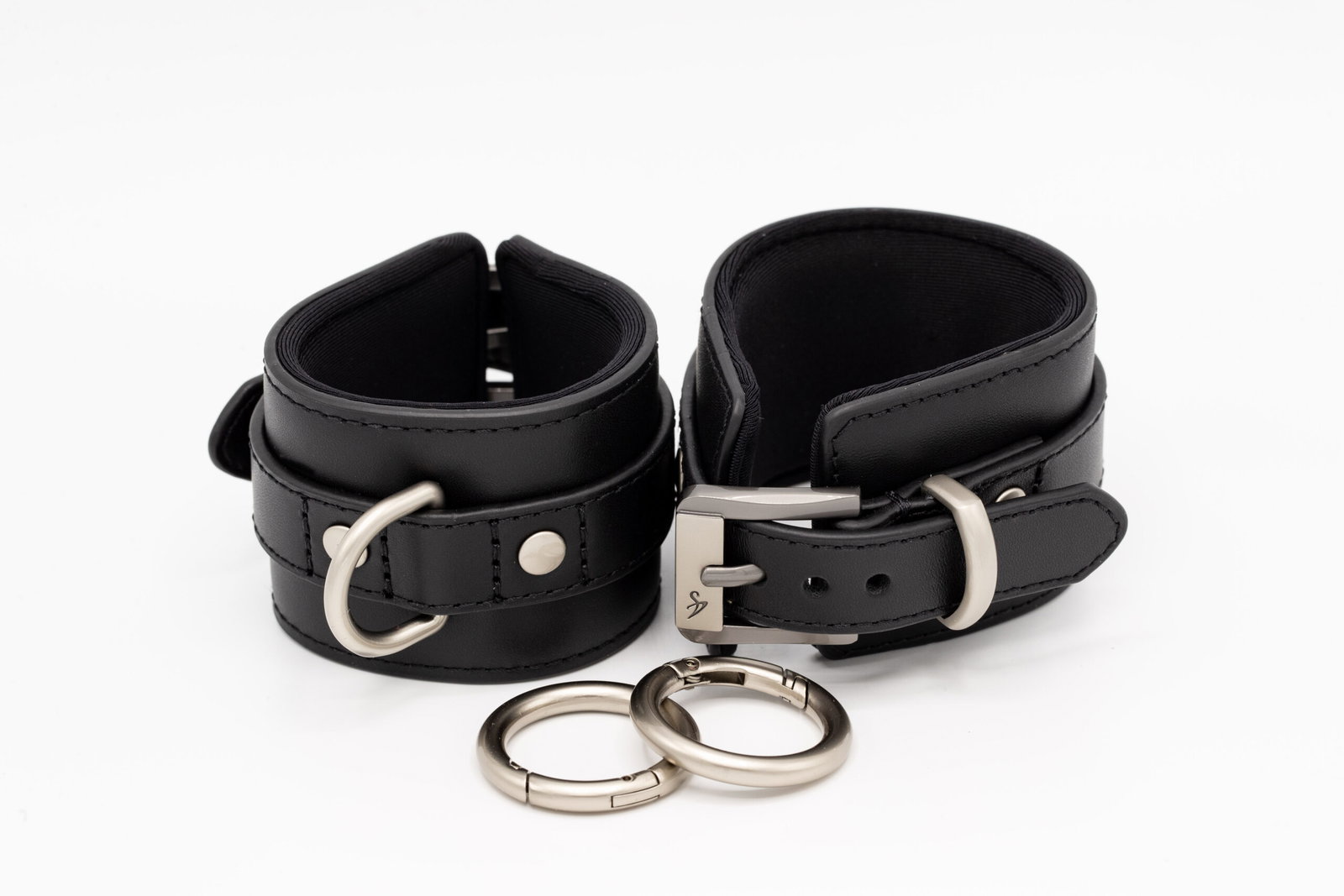 Black Swan Handfessel Black Passion