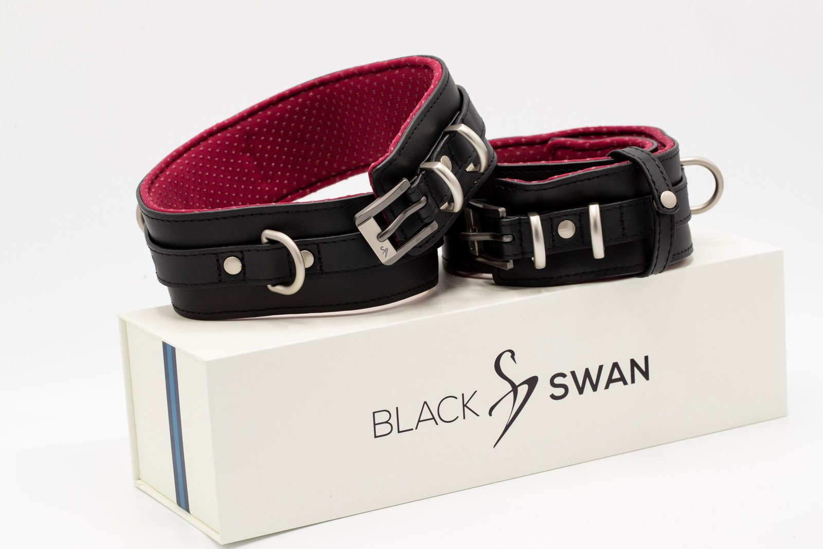 Black Swan Oberschenkel Fessel Black Berry – Bild 3