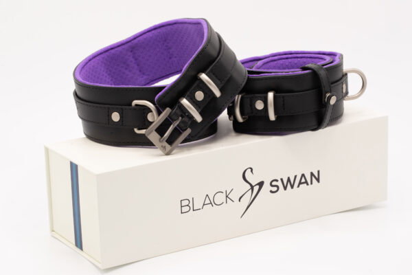 Black Swan Oberschenkel Fessel Black Purple – Bild 3