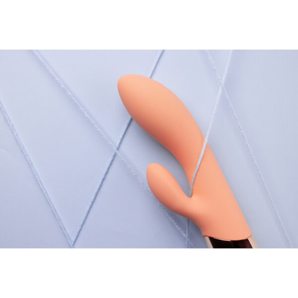 Loveline by Shots Ultra weicher Silikon Rabbit Vibrator - Ceramic Peach – Bild 6
